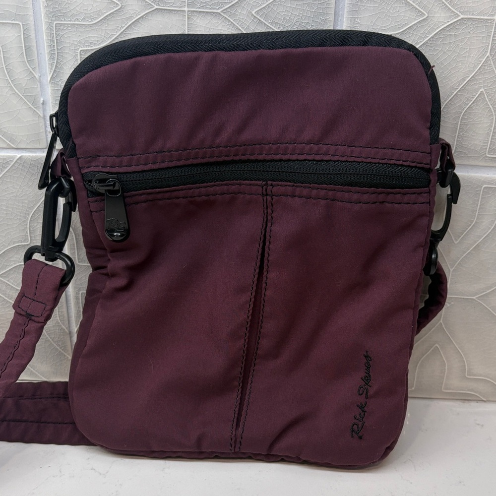 Rick Steves Maroon Bag 7”x9”